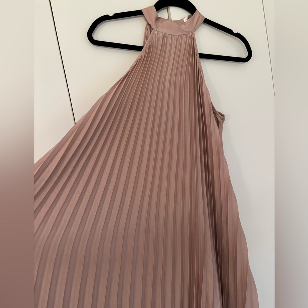 Elegant Pleated Halter Dress in Blush Pink